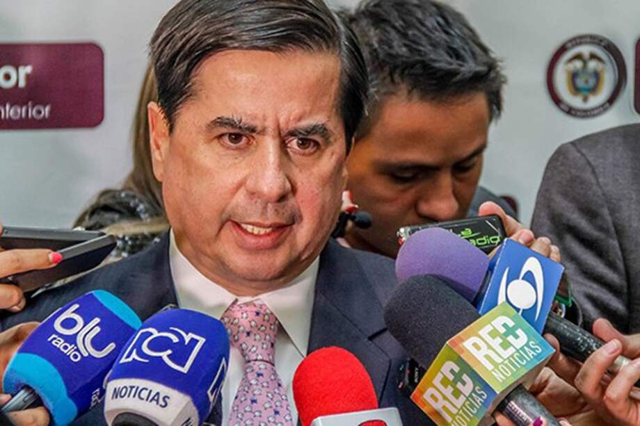 Mininterior pide cesar rumores y teorías conspirativas sobre proceso de paz
