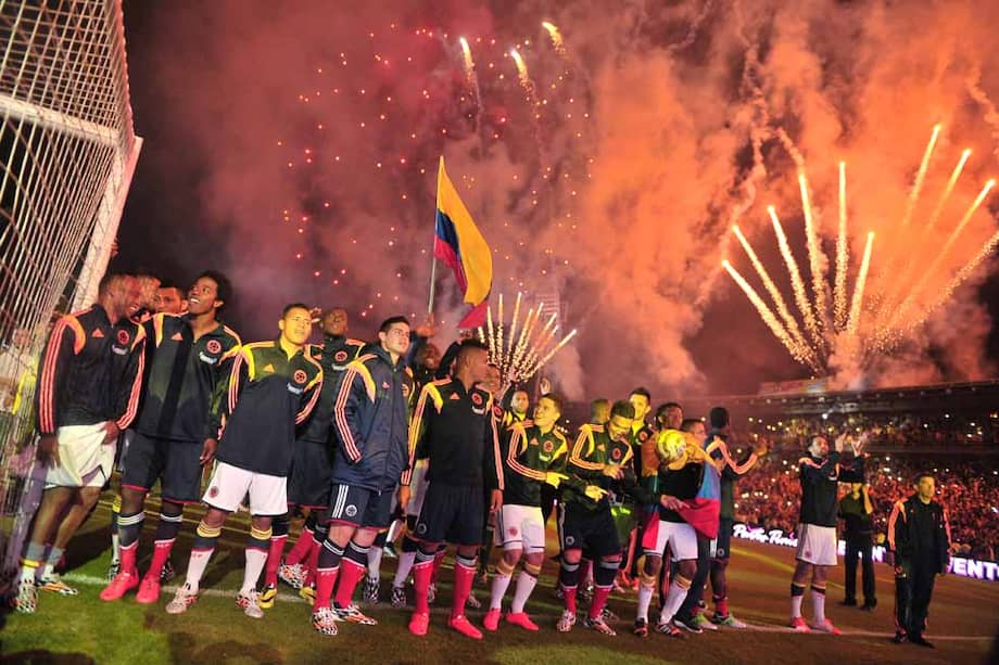 Los jugadores de la selección de Colombia se despiden del público. /Andrés Torres