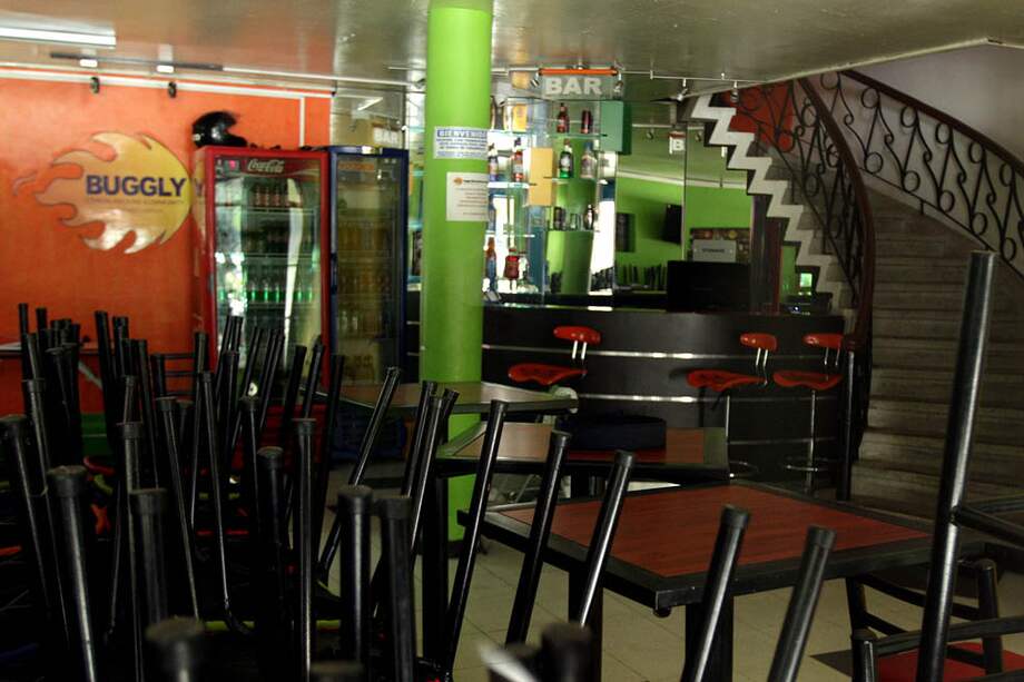 En un local de dos pisos ubicado en el barrio Galerías de Bogotá, al parecer, funcionaba una central de inteligencia del Ejército. / Luis Ángel