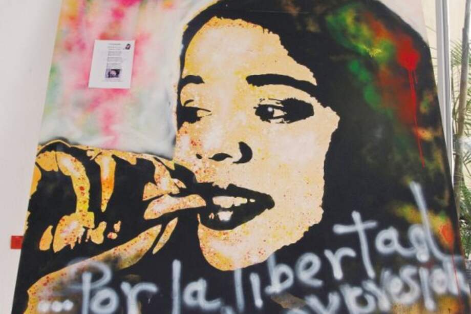 Con esta obra, el artista Jerome Valbuena rindió homenaje a Flor Alba Núñez. / Luisa González