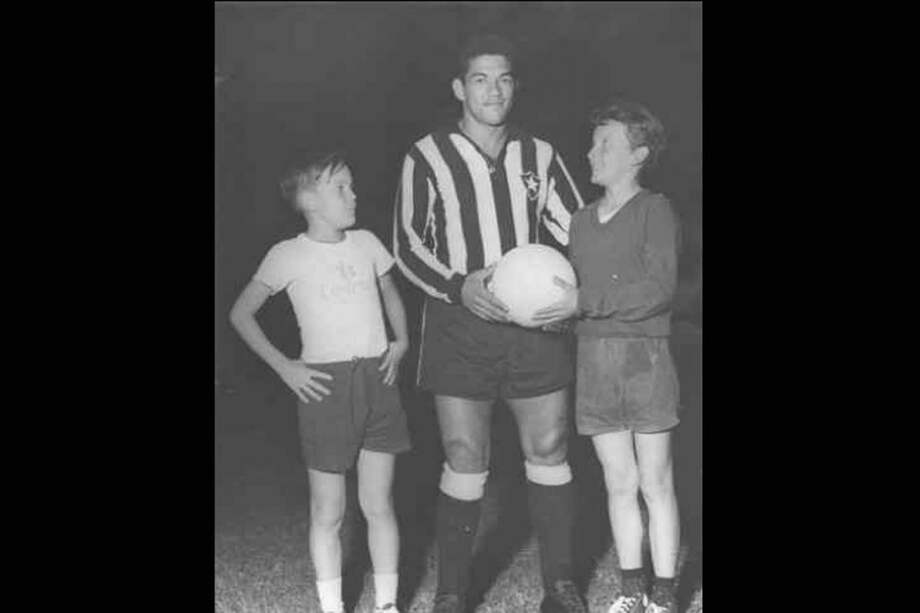 Manuel Francisco dos Santos: 'Garrincha'. (1933-1983) / Archivo