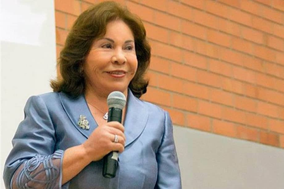 Pese a críticas de su hija, María Luisa Piraquive invitó a votar por Óscar Iván Zuluaga