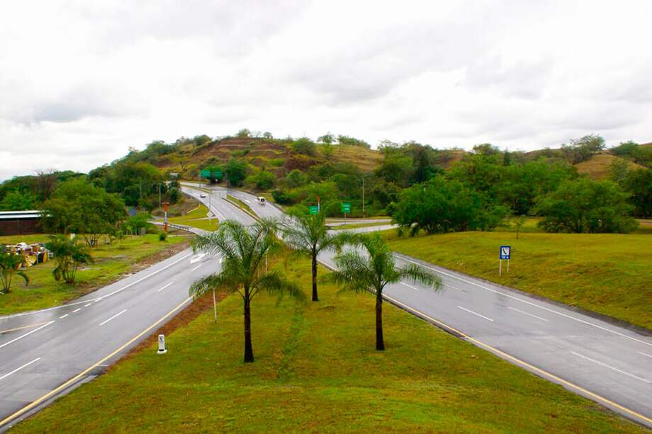 Las obras incluyen mantenimiento en los corredores Cali-Loboguerrero, Ansermanuevo-Mediacanoa-Cartago y Río Desbaratado-Palmira-Buenaventura. / Cortesía - Invías