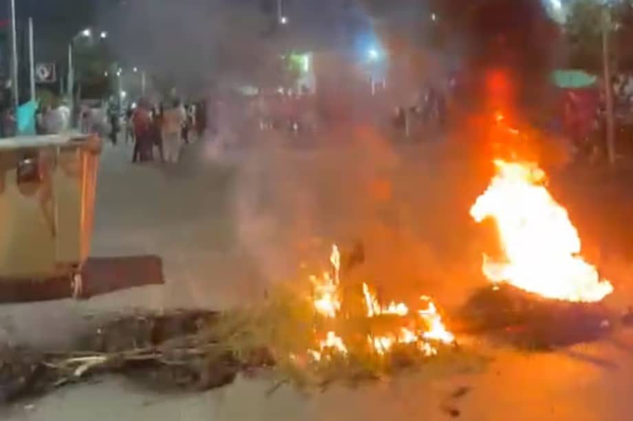Imagen de video en redes sociales de las protestas en la Terminal de Cartagena.