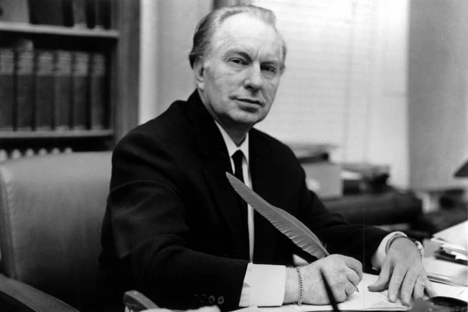 Ron Hubbard, fundador de la cienciología en California, 1950. / Los Angeles Times, UCLA Library