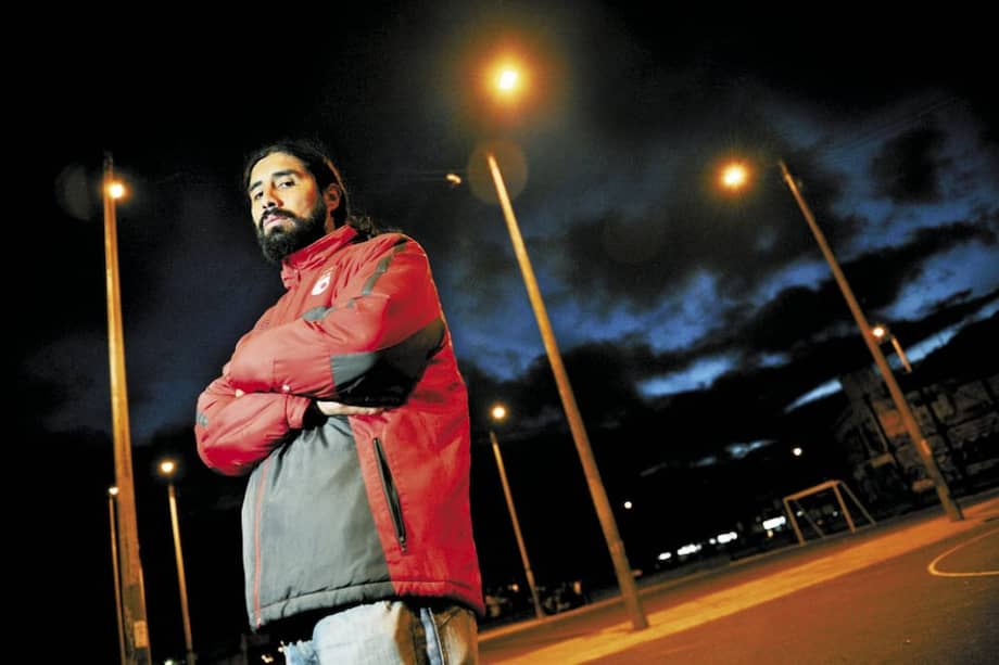 Alexánder Celis lleva más de 20 años asistiendo al estadio./ Fotos - Andrés Torres