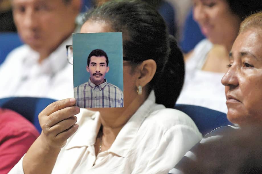 El Centro Nacional de Memoria Histórica ha calculado que hubo 135.251 víctimas de desaparición forzada, reclutamiento y secuestro. / Mauricio Alvarado - El Espectador.