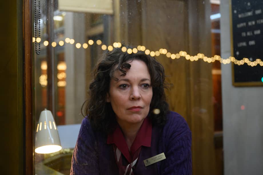 La conmovedora historia es una de las más personales de Sam Mendes, ya que transcurre durante los primeros años de la década del ’80, la época de su propia adolescencia y juventud marcada por los altos niveles de desempleo.