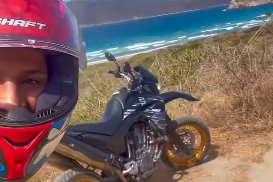 Naim Pérez Toncel ha desafiado a las autoridades con videos que ha publicado en diferentes partes de La Guajira.