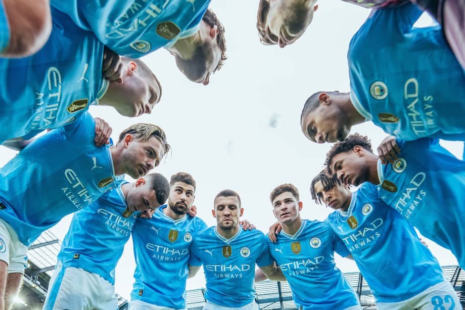 Los jugadores de Manchester City antes del duelo de la FA Cup