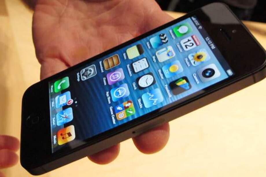 El nuevo smartphone de Apple rompió récord de ventas en su primera semana en el mercado de los Estados Unidos. Foto: EFE