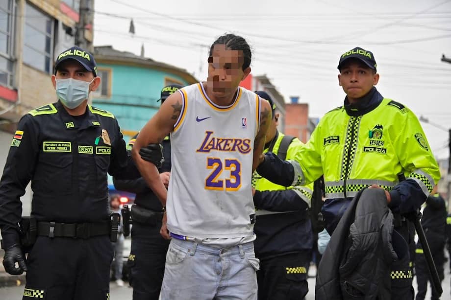 Al menos cuatro personas han sido capturadas por los delitos de tráfico, fabricación o porte de estupefacientes y porte ilegal de armas de fuego.