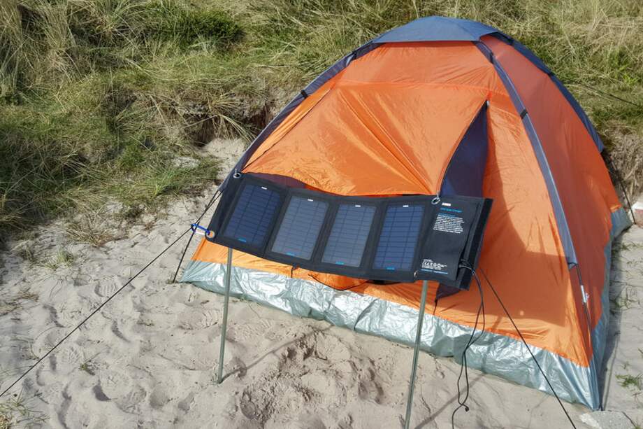 La carpa que inventaron las estudiantes tendrá un pequeño panel en su interior para recibir la energía del sol. / Mikka Luster