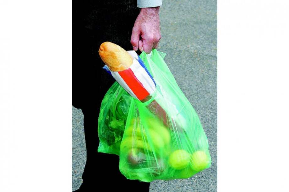 Un colombiano utiliza en promedio seis bolsas plásticas a la semana. / iStock