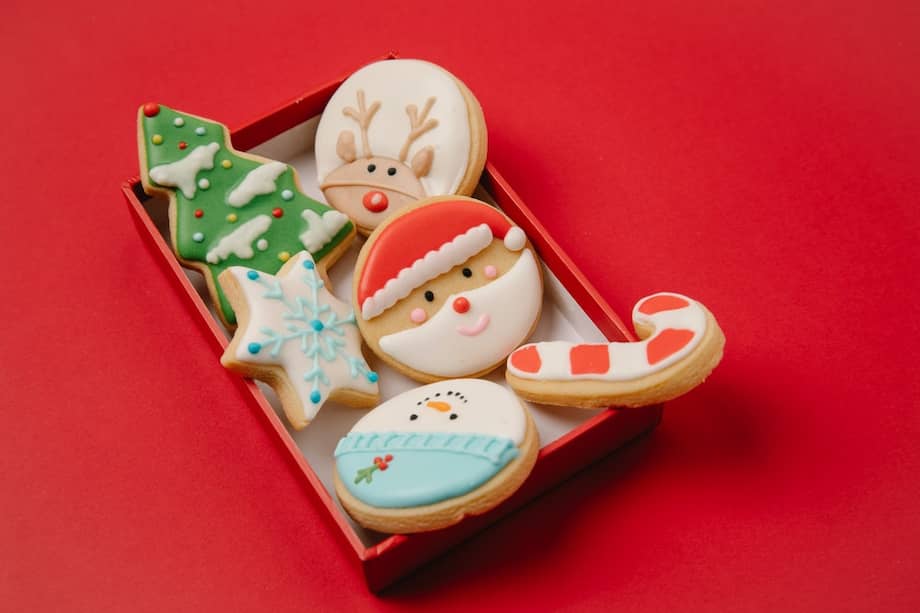 Haz galletas de jengibre en casa y disfruta del delicioso sabor de la Navidad.