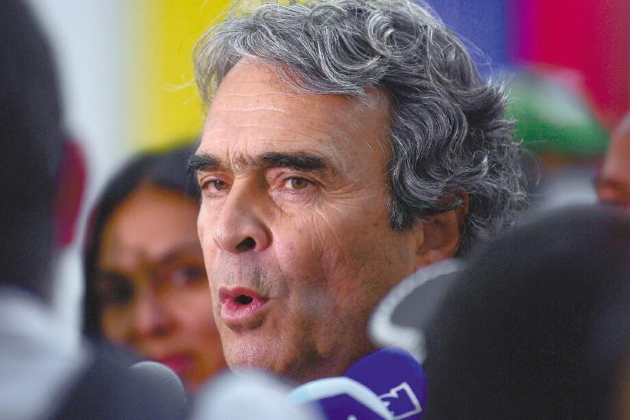 Sergio Fajardo, precandidato presidencial, incribe su candidatura