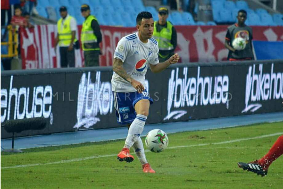 Montoya, durante un partido con Millonarios ante América. / @MillosFCoficial
