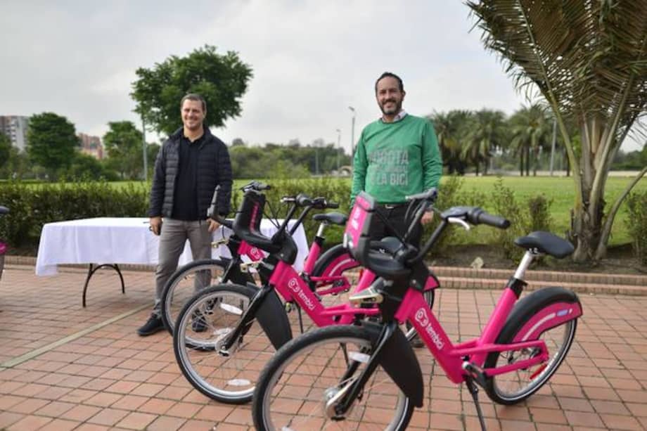 Firma de contrato para el Sistema Compartido de Bicicletas en Bogotá.