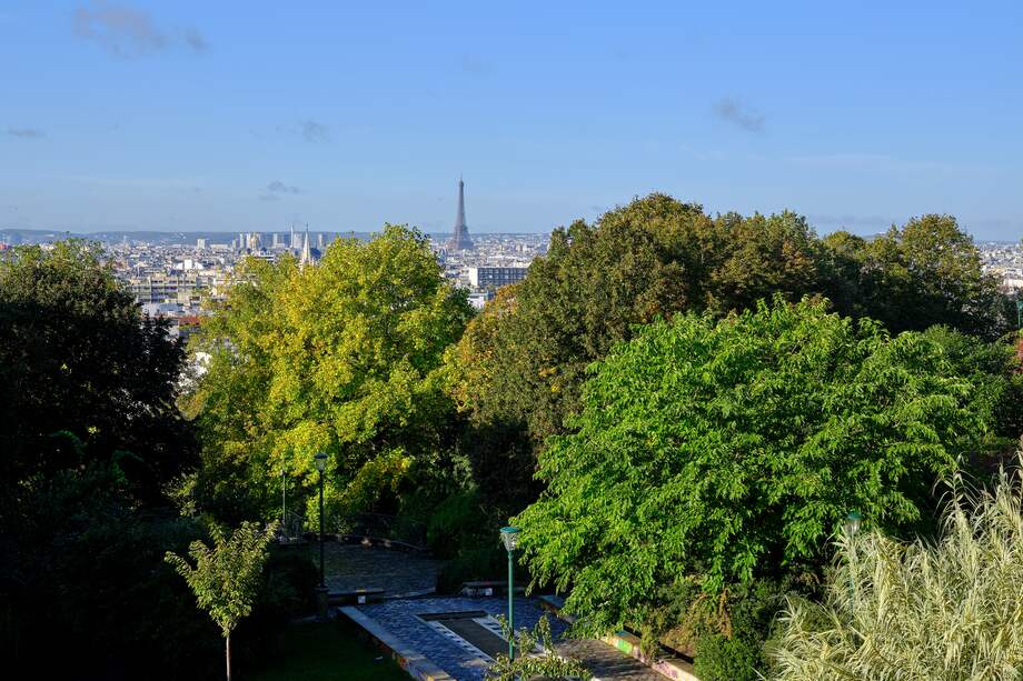 Creado en 1988 en las alturas de la colina de Belleville, el parque de Belleville ofrece una vista panorámica inigualable sobre París.