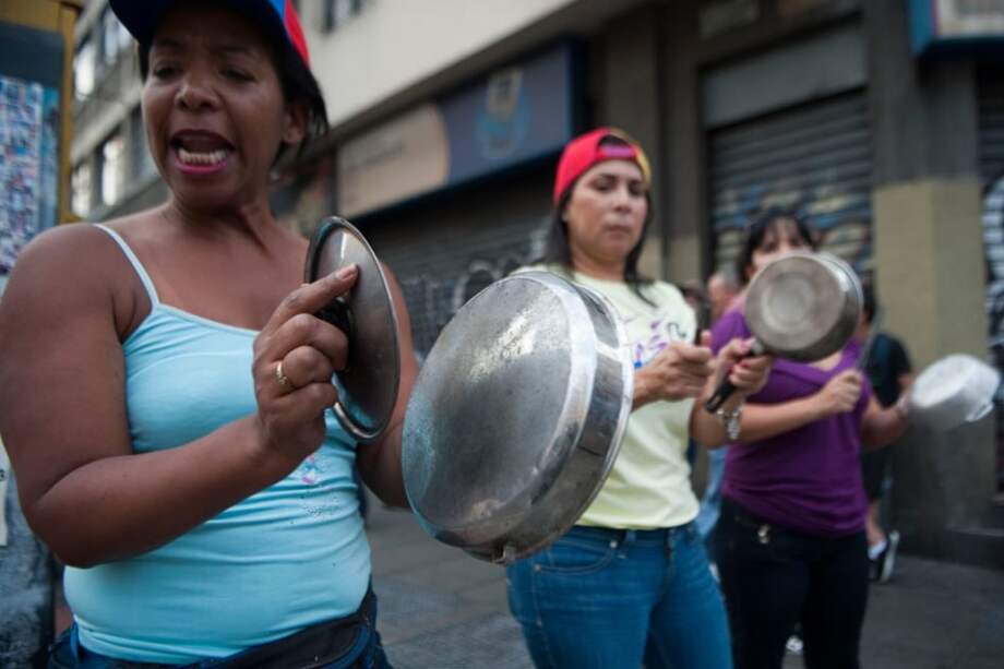 Cacerolazos en Caracas contra la proclamación de Maduro