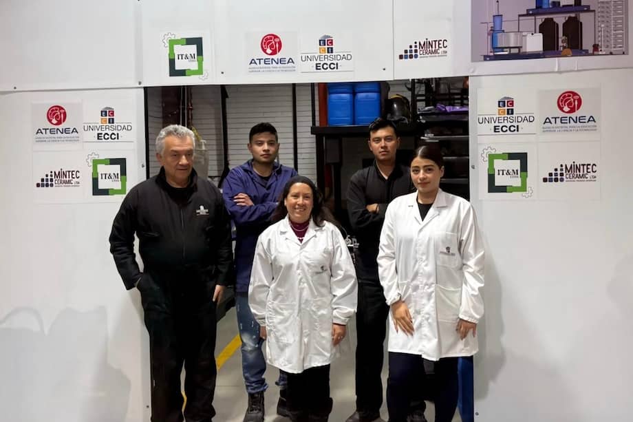 De izquierda a derecha: Sergio Enrique Plazas Jimenes, Maicol Eligio, Helia Bibiana León Molina, Daniel García y Darley Vanegas.