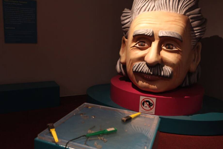 Charla sobre Albert Einstein