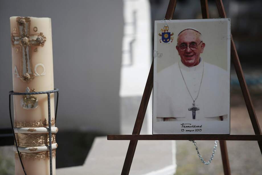 “Hay papas, como se ha dicho, reaccionarios hasta el tuétano. Francisco buscó salirse de esa condición”: Reinaldo Spitaletta