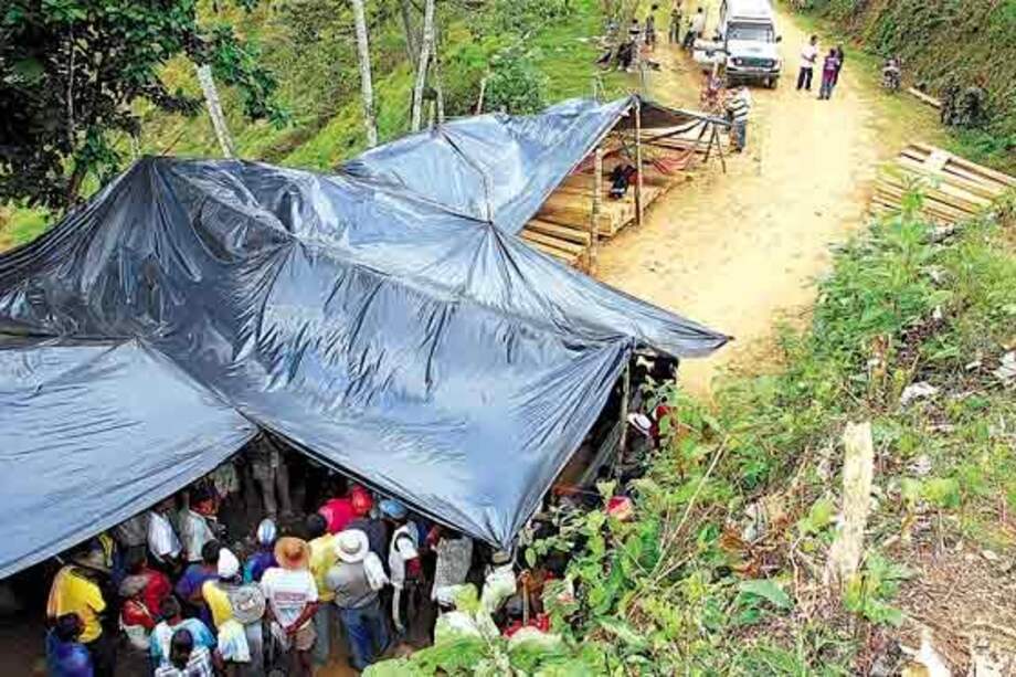 150 personas están desaparecidas tras combates en Chocó