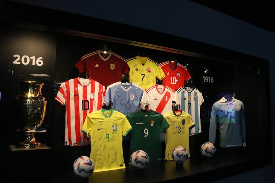 Fotografía de una sección del museo de la Conmebol el día de su reapertura, este lunes, en Luque (Paraguay).