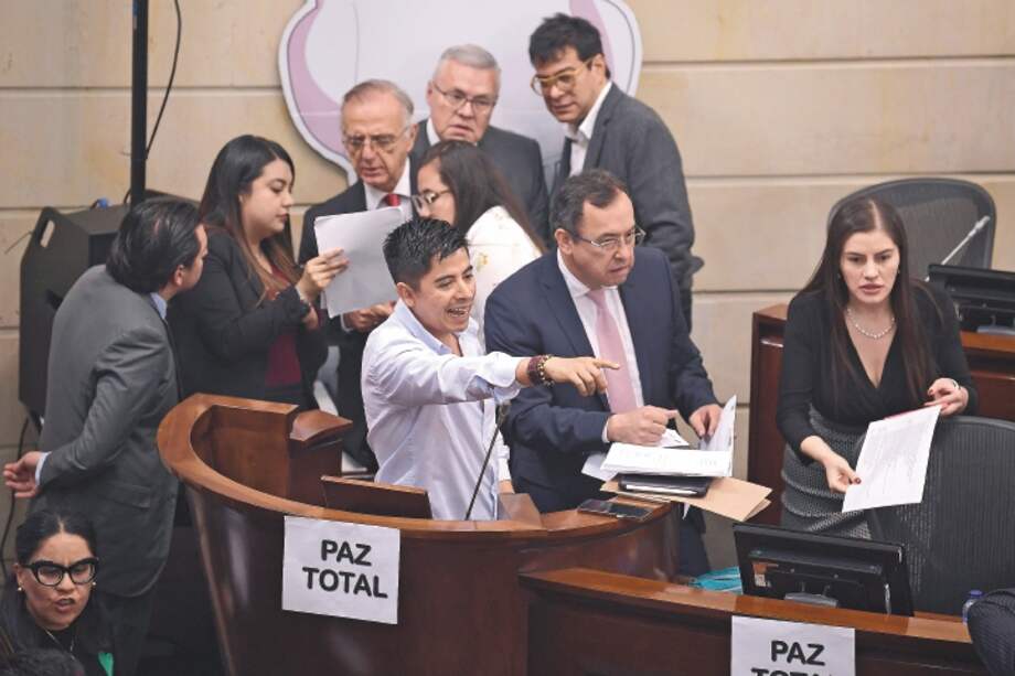 Gobierno y su coalición en el Congreso lograron aprobar ya el proyecto de ley para la paz total. / Mauricio Alvarado