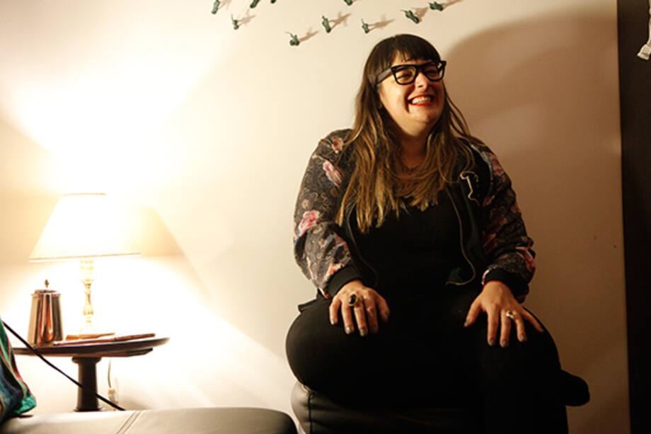 La historia detrás de Virginia Mayer, una escritora sin pelos en la lengua