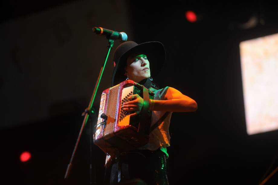 Además de congregar cientos de sonidos, Bogotá tiene sonidos únicos que la identifican. / Cristian Garavito - El Espectador