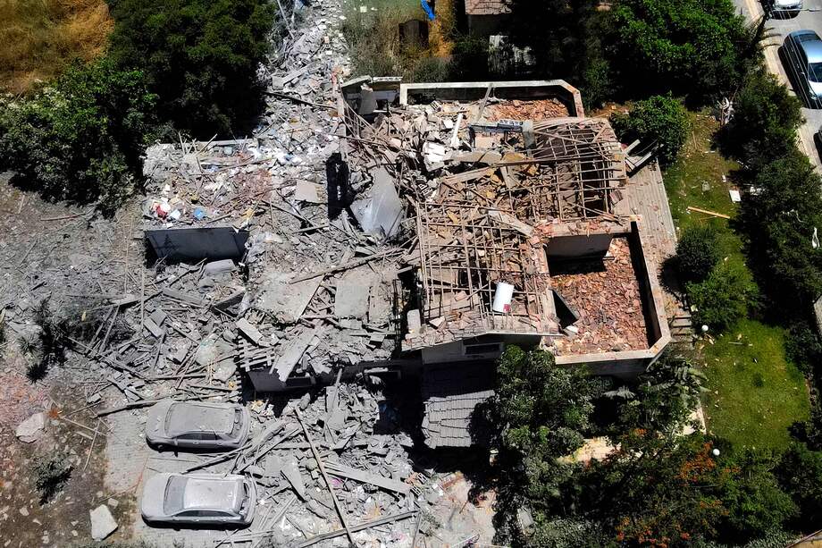 Una casa Israelí destruida tras los combates contra Palestina.