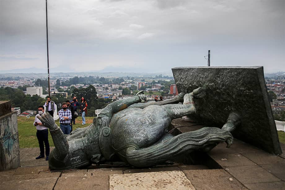 La estatua del conquistador español Sebastián de Belalcázar (1480-1551) ya había sido derribada por las comunidades indígenas el 16 de septiembre de 2020 en Popayán, capital del departamento del Cauca.