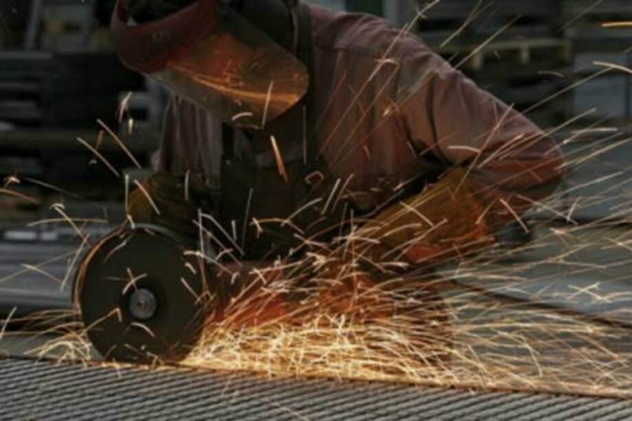 Anuncian más de un billón de pesos para la industria en 2014