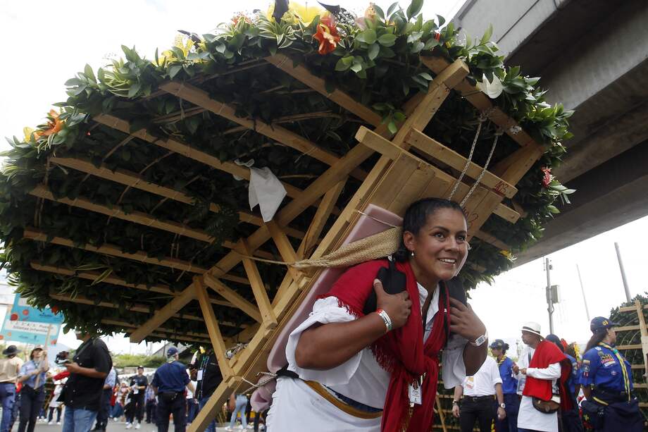 La silletera María Carolina Atehortúa fue la ganadora absoluta en la edición 66 del Desfile de Silleteros de la Feria de las Flores.