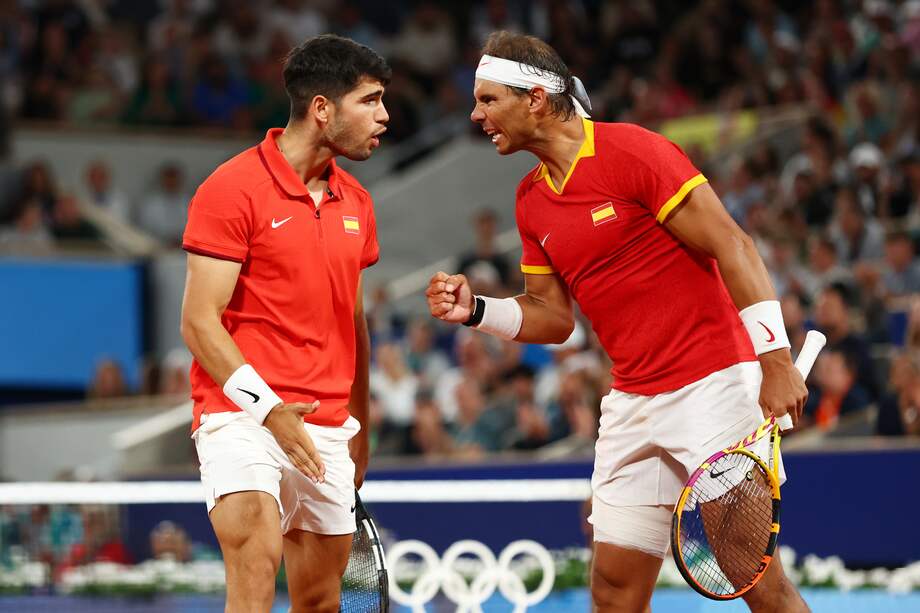 Carlos Alcaraz y Rafael Nadal comparten equipo en los Juegos Olímpicos de París 2024.