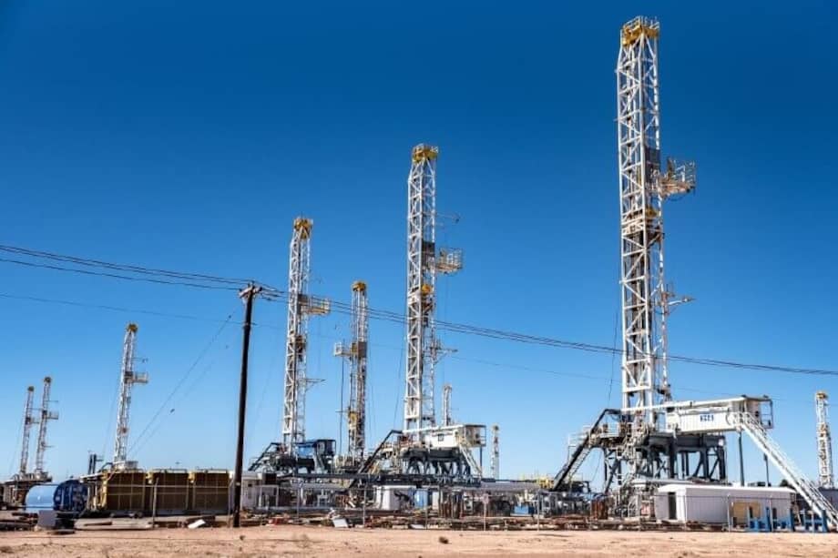 Una estructura típica para la extracción de gas natural. / Bloomberg