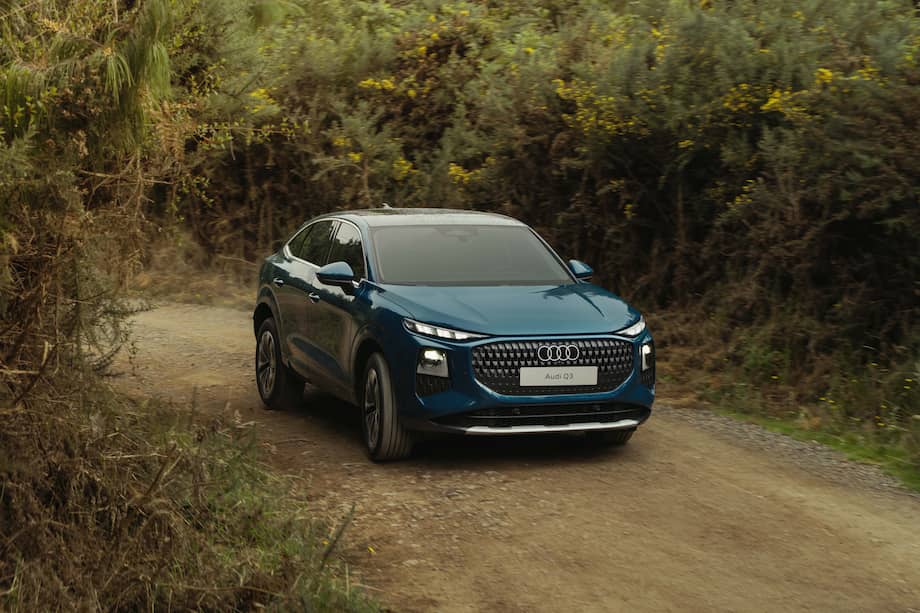 La tercera generación de Audi Q3 Mild Hybrid estrena parrilla y firma lumínica.