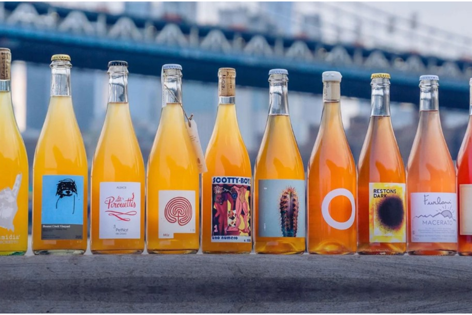 Para darse una idea de las posibilidades del vino naranja en la mesa, Jancis Robinson, la escritora y Master of Wine británica, sacó de su despensa todo un arsenal de especias.