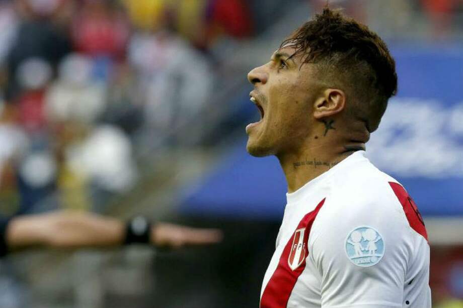 Paolo Guerrero, delantero de la selección peruana. / AFP