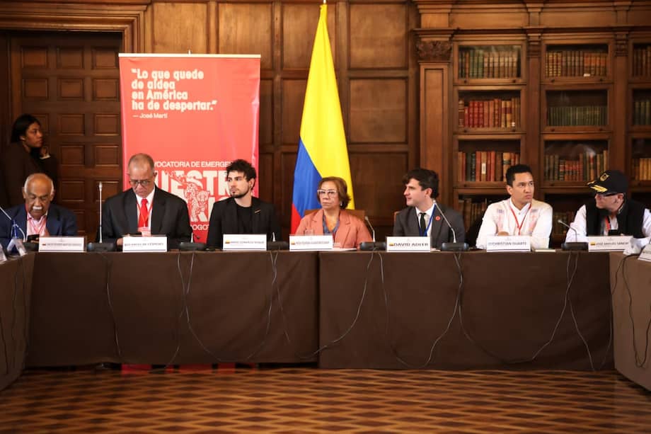 Canciller Rosa Villavicencio en la apertura de la Cumbre Progresista.