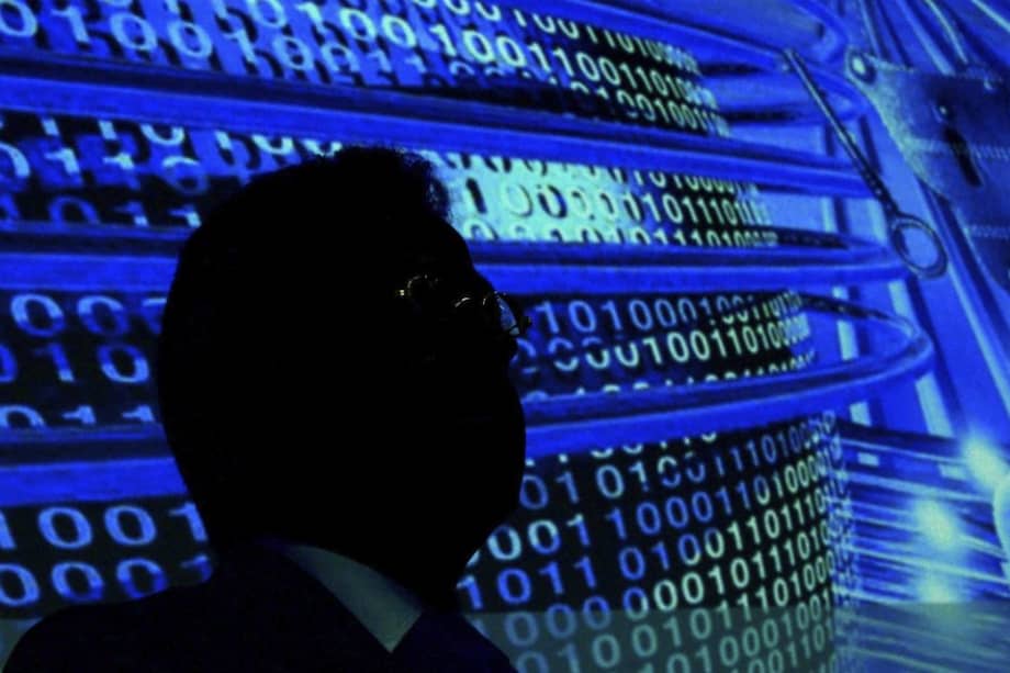 China aprueba ley para reforzar la vigilancia en internet