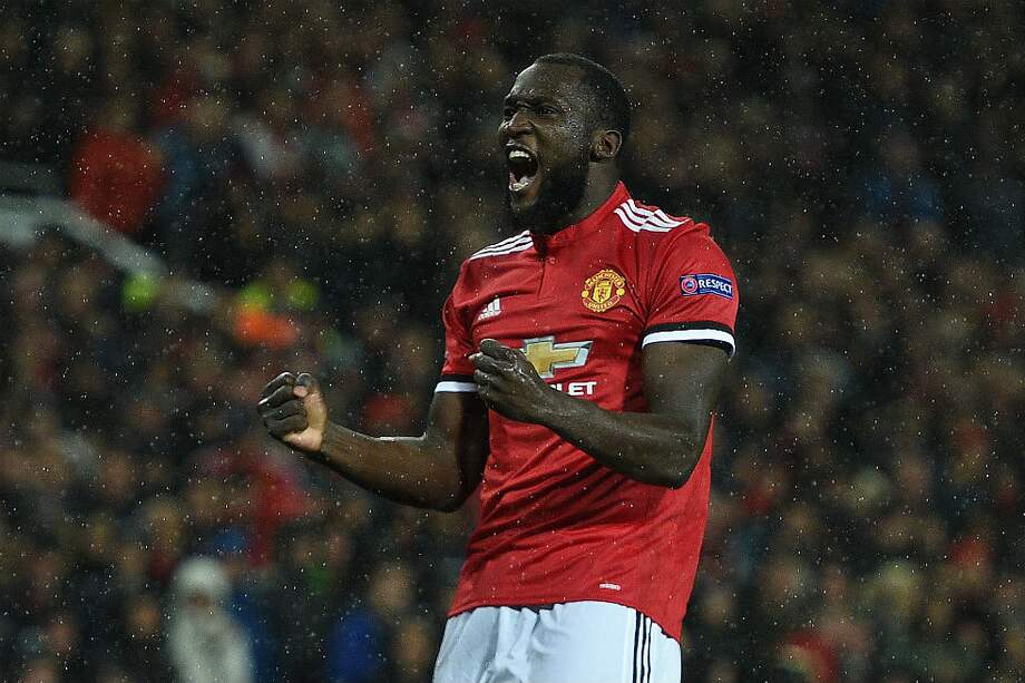 Lukaku celebra el segundo gol del Manchester United frente a Basilea. / AFP
