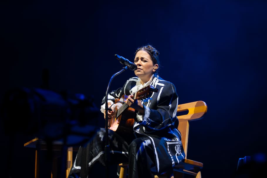 La artista mexicana aterrizó en Latinoamérica con su 'Cancionera Tour'. El 15 de mayo cantó en el Movistar Arena de la capital.