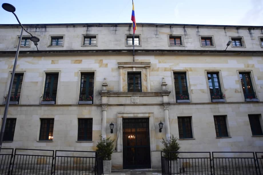 El presidente electo Abelardo de la Espriella anunció que despachará desde el Palacio de San Carlos.
La Casa de Nariño pasaría a ser un museo.