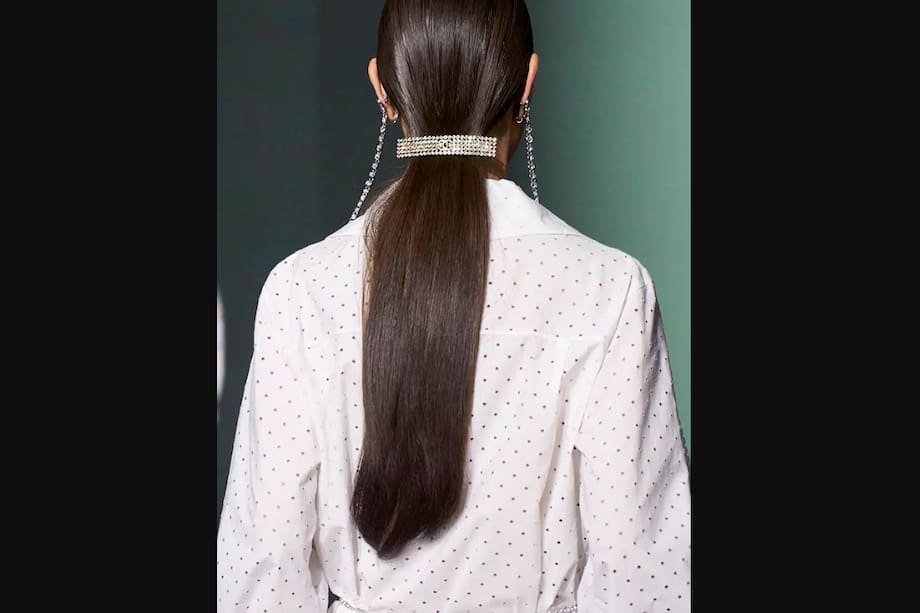 Chanel impone una nueva cola de caballo suelta durante la Semana de la Moda en París