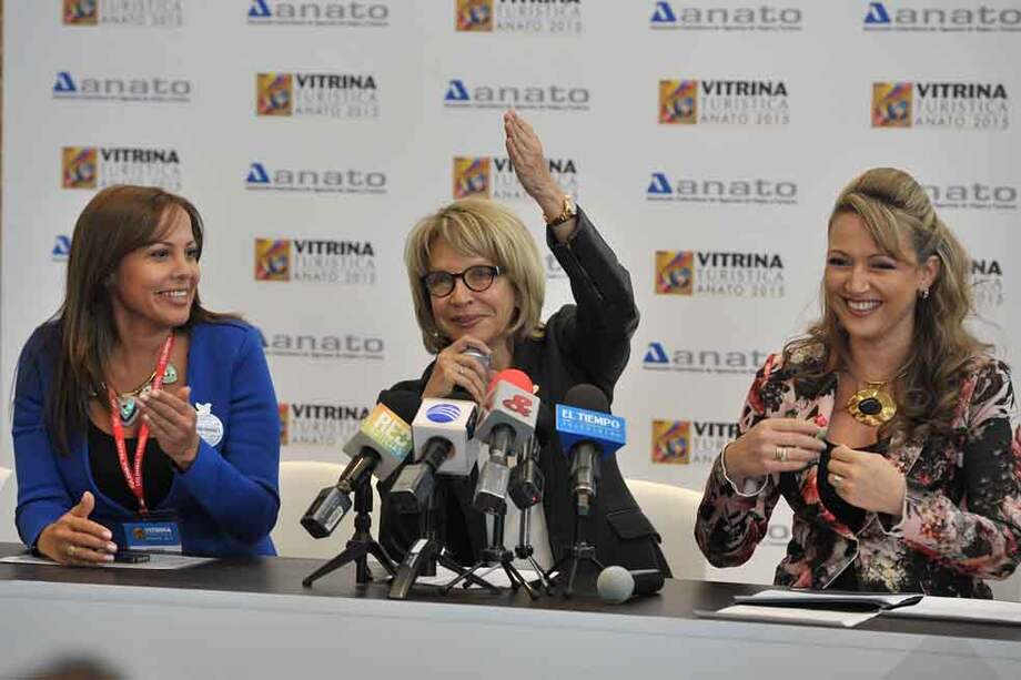 Sandra Taylor, viceministra de Turismo (izq.); Cecilia Álvarez-Correa, ministra de Comercio, Industria y Turismo, y Paula Cortés, presidenta de Anato. / Gustavo Torrijos - El Espectador