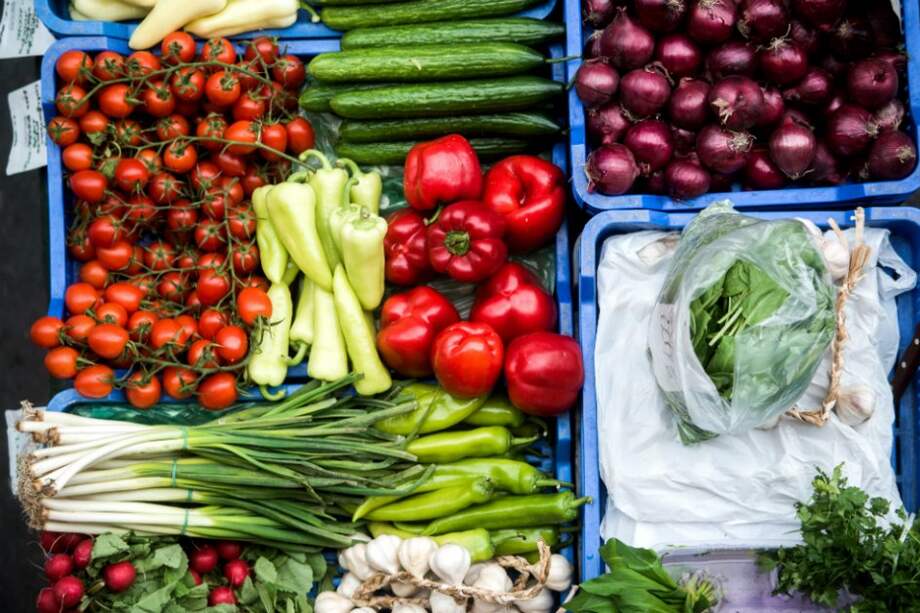 Los alimentos afectados por el fenómeno de El Niño siguen presionando la inflación. / Bloomberg News