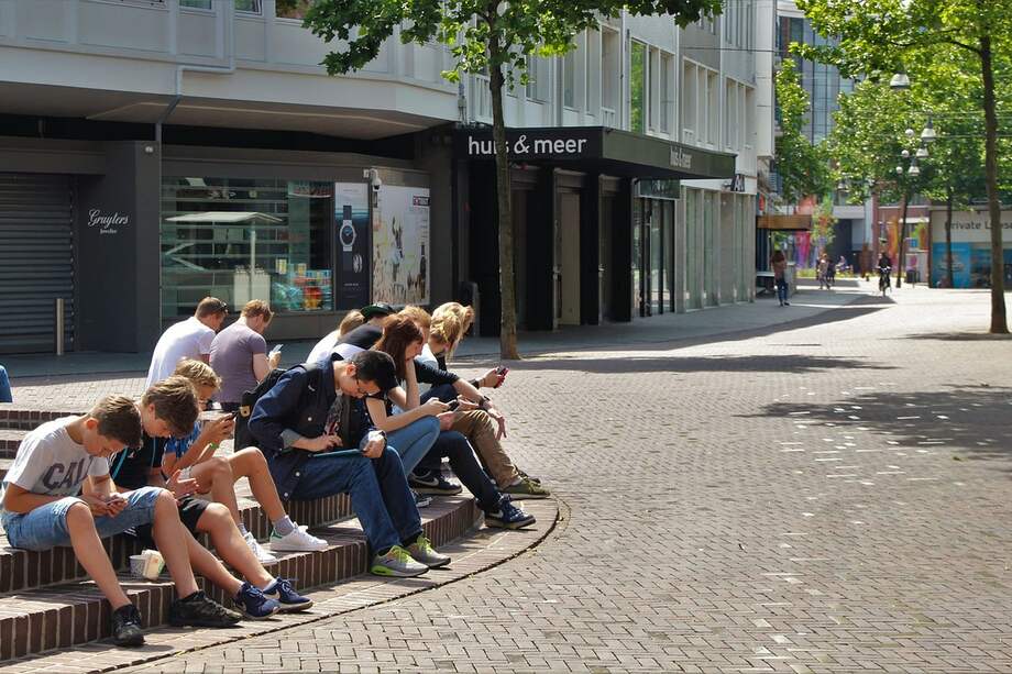 Aunque en la adolescencia cambia la satisfacción con la vida entre ambos sexos, en la adultez no hay grandes diferencias.